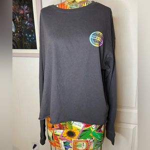 Pura Vida Live Free Boxy Ls Vintage black shirt